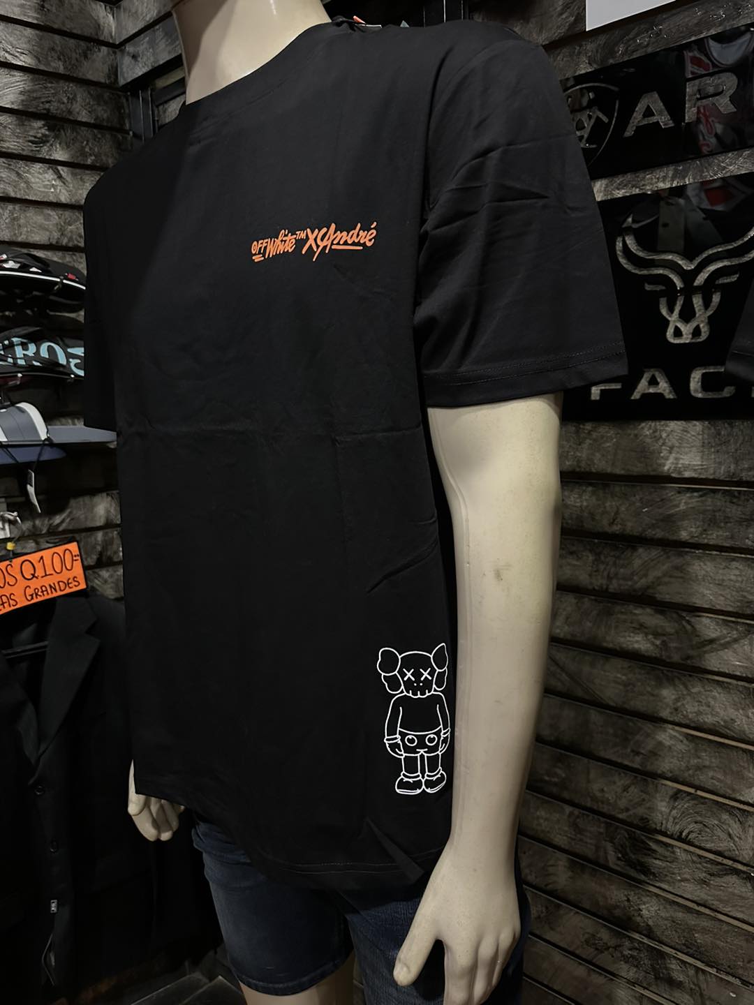 Camisa Off White x Kaws "Logo Print"