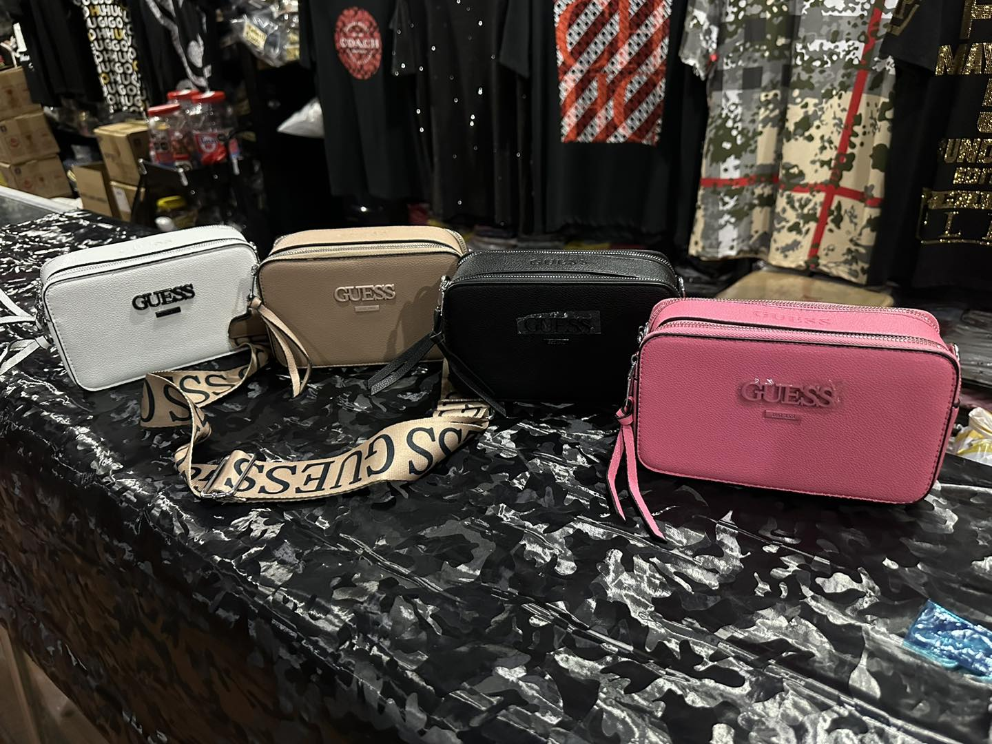 Bolso de Dama Guess