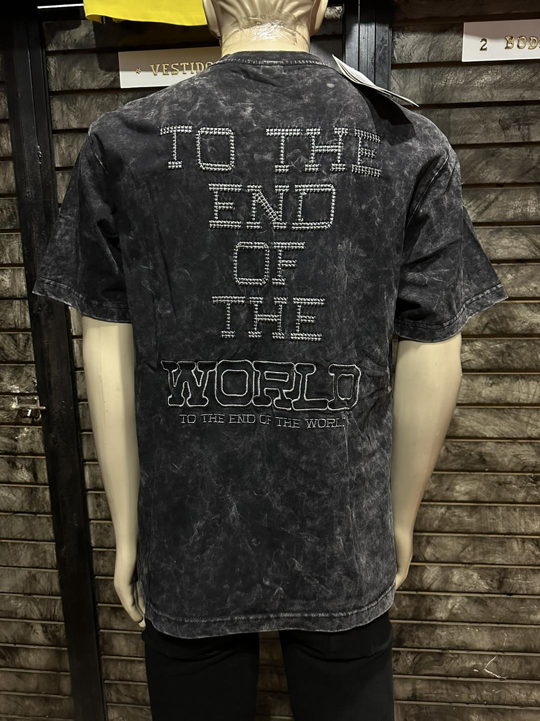 Playera To the end to the world